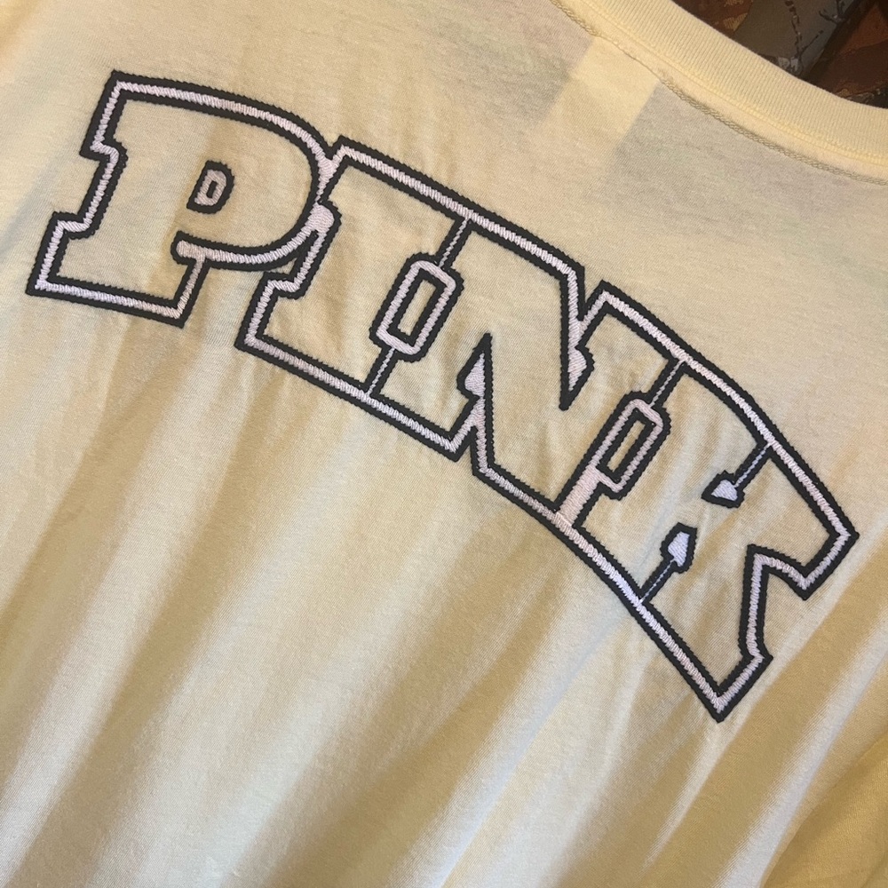 VS PINK campus tshirt - Picture 4 of 4